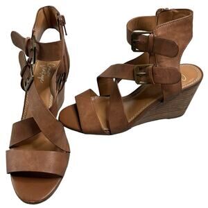 Crown Vintage tan faux leather strappy sandal wedge heel Lillee 6.5